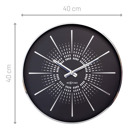 Stalen wandklok van 40 cm met stille werking en modern design, model "Excentric" van NeXtime Clocks.
