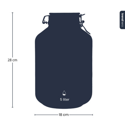 Silhouette of a Weck Fido jar used as a DIY terrarium by Florazo NL, showcasing its clear glass and versatile design.